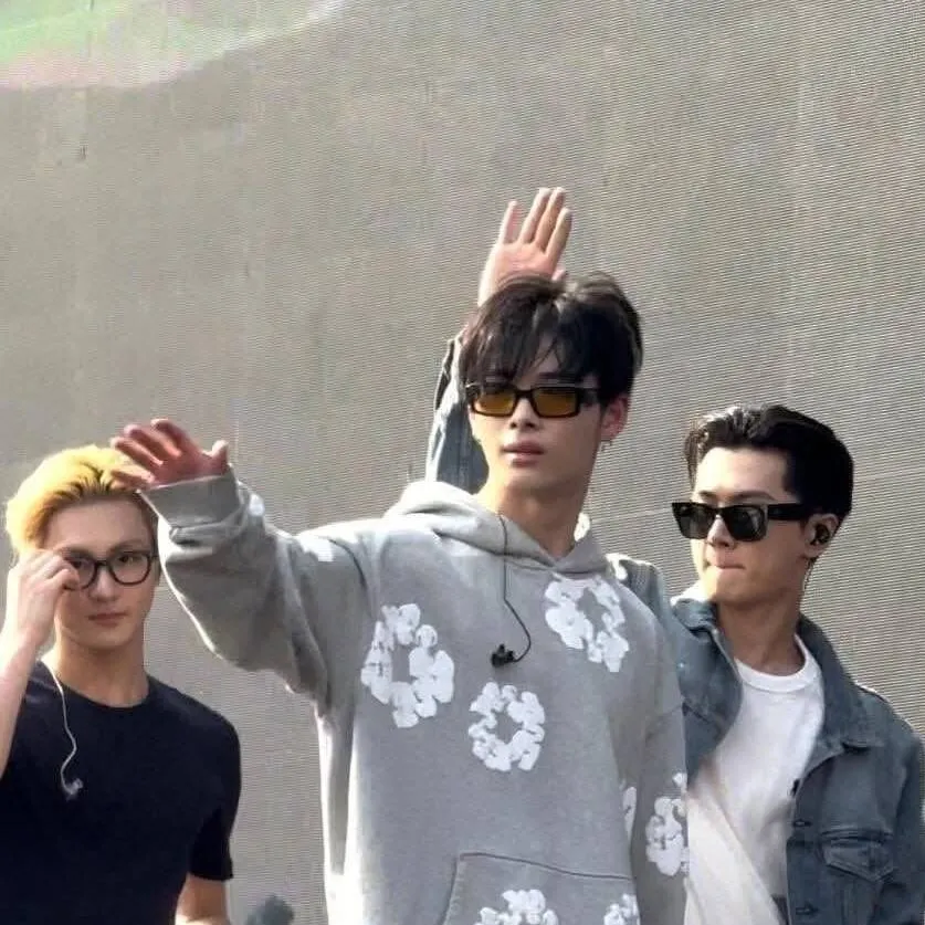 chat with ai character: enhypen 