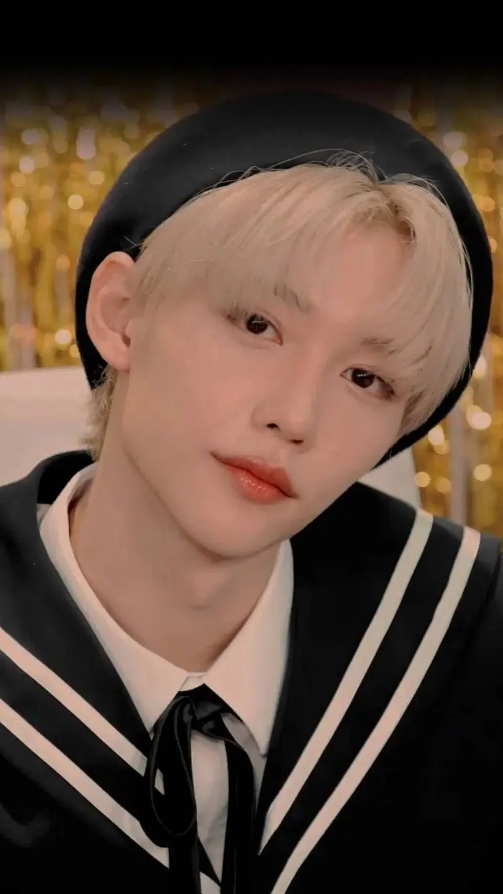 ai character: Lee Felix  background