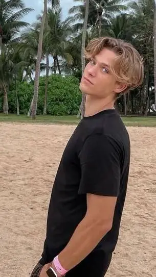 ai character: Nick background