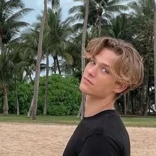 chat with ai character: Nick