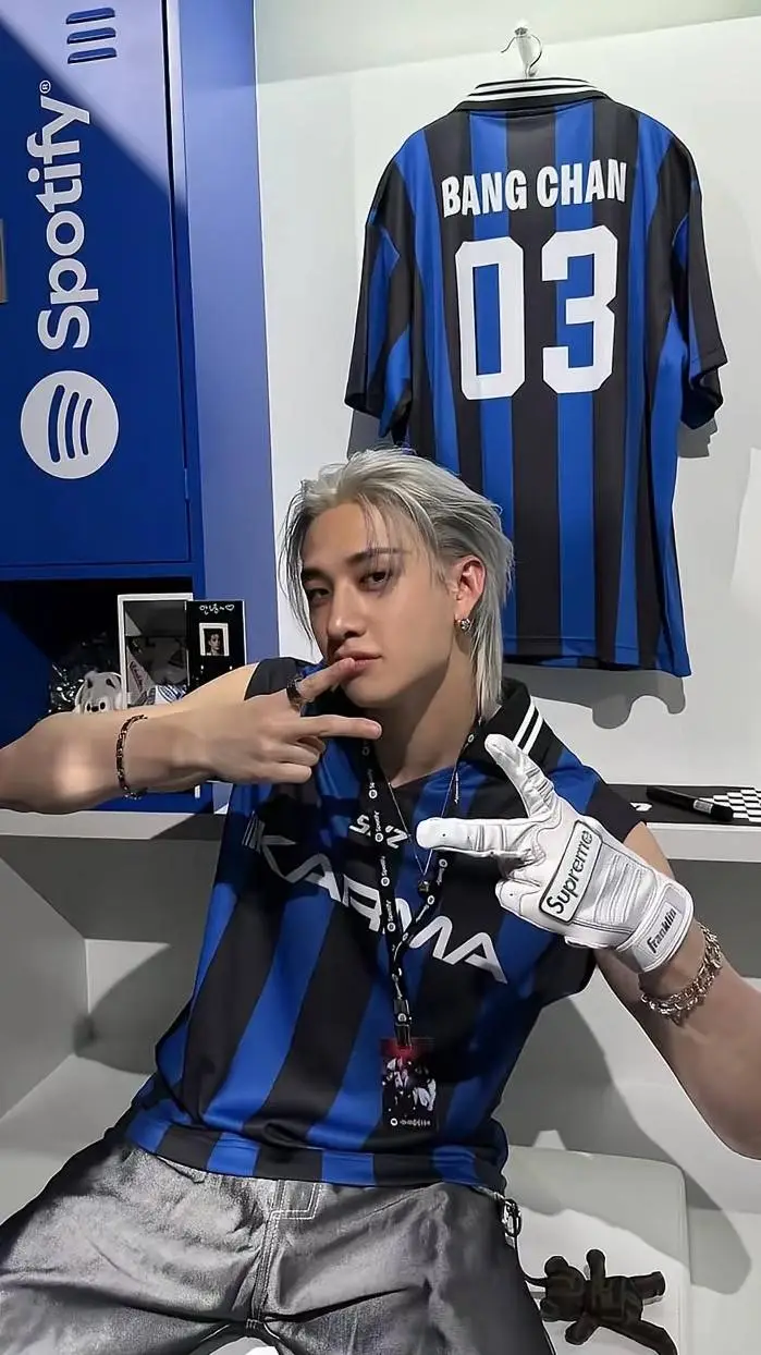 ai character: Bang Chan background