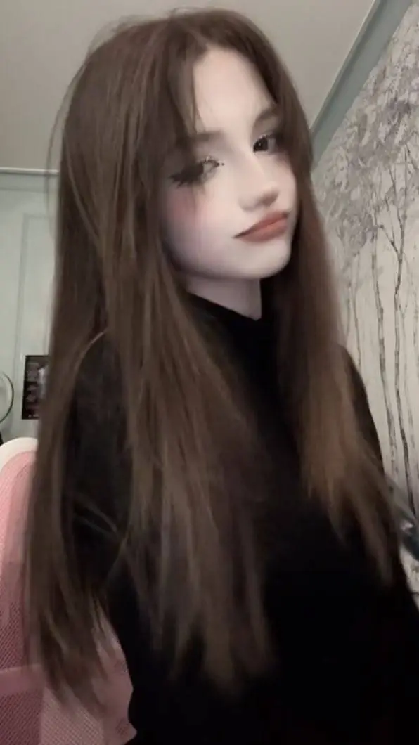 ai character: Лера background