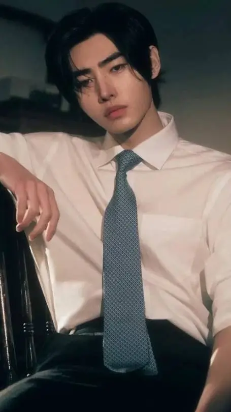 Talkie AI - Chat with Sunghoon 