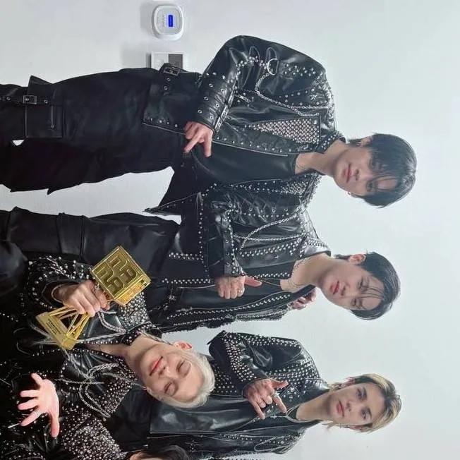 chat with ai character: STRAY KIDSS