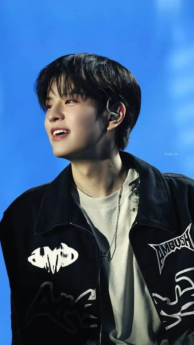 ai character: Seungmin background