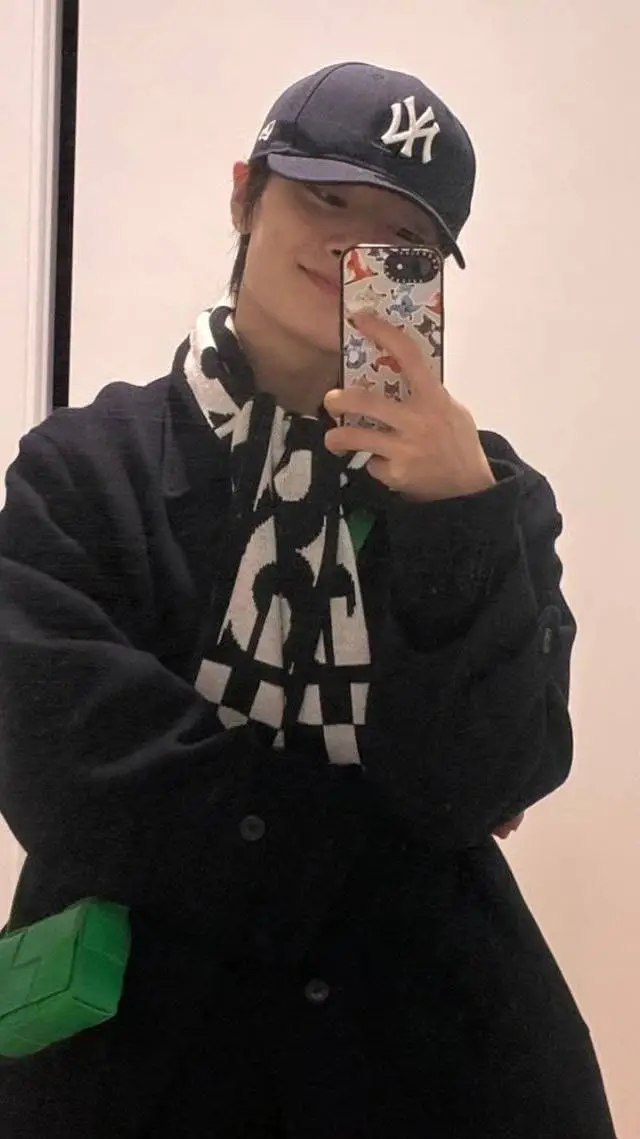 ai character: I.N background