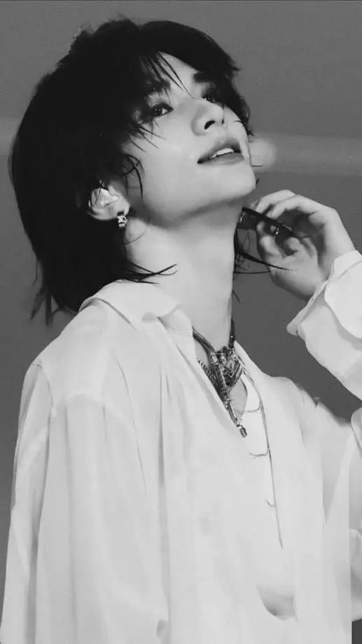 ai character: Hyunjin background