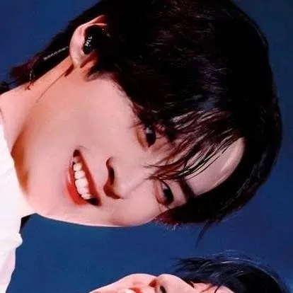 chat with ai character: Minsung💗💚