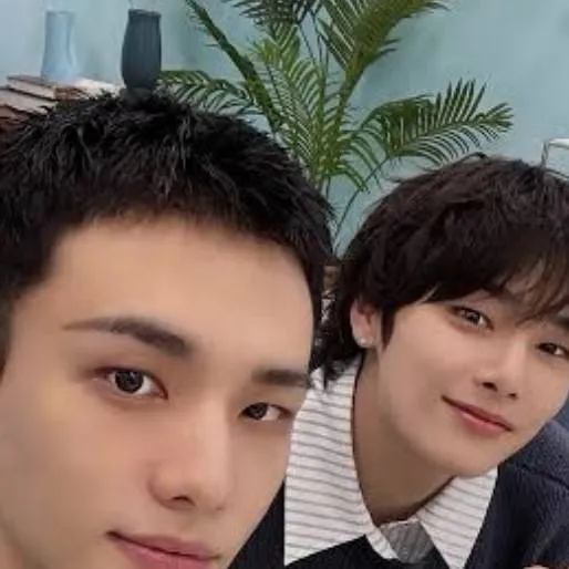 chat with ai character: Hyunjin e I.N