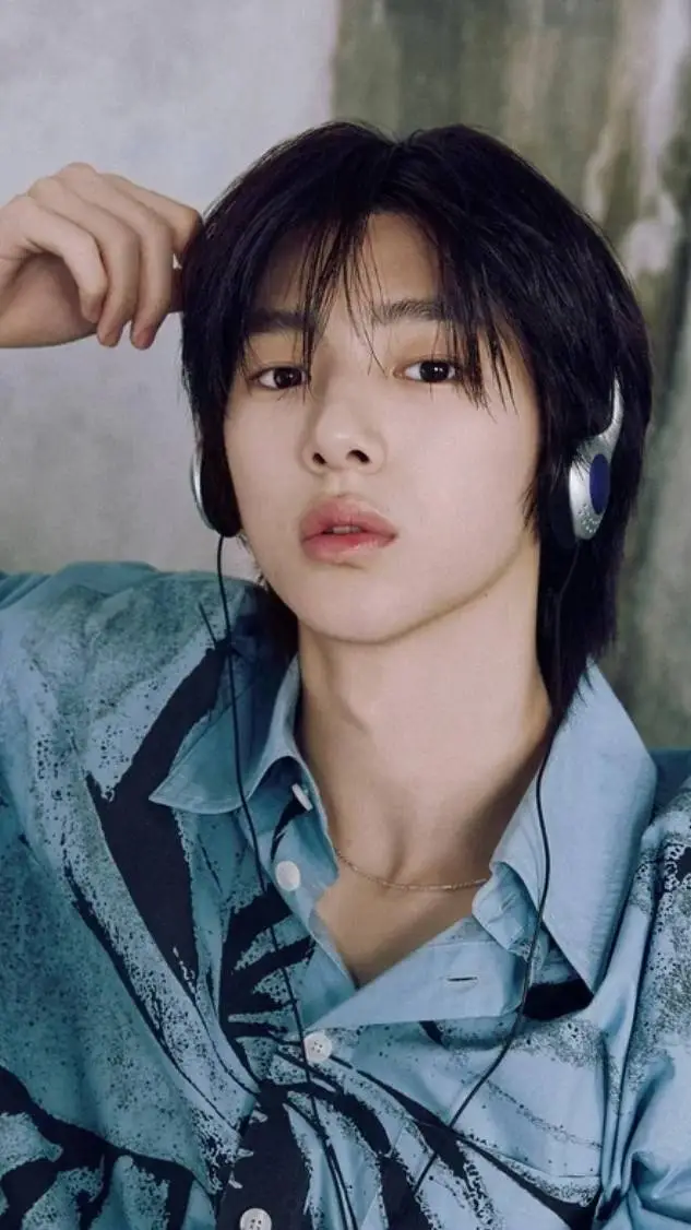 ai character: Juhoon background