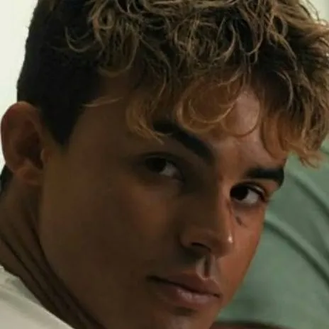 chat with ai character: Nick