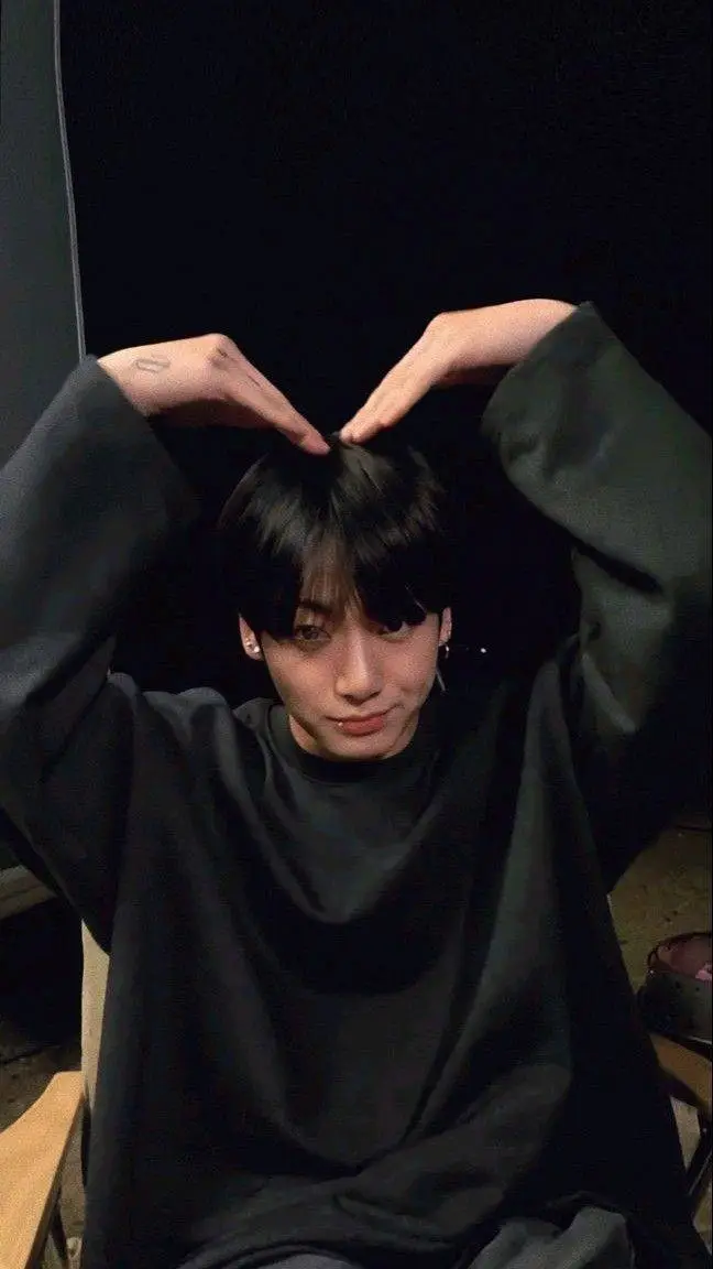 ai character: kookie 😍 background