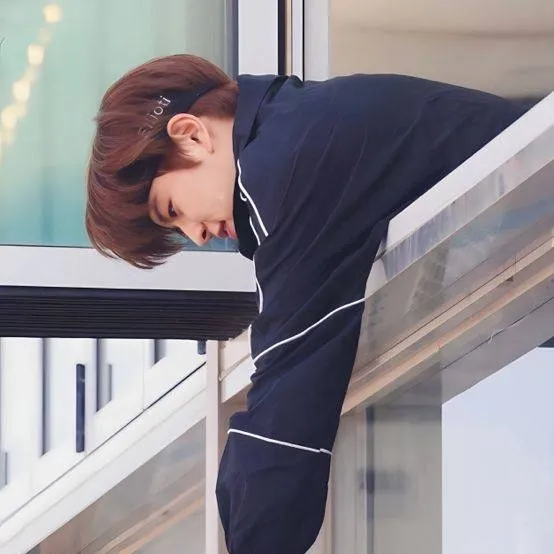 chat with ai character: el amor!