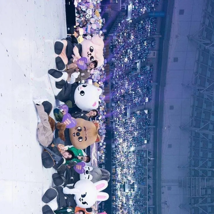 chat with ai character: accidente o envy?