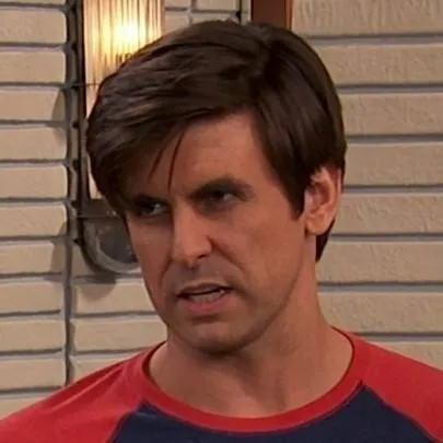 chat with ai character: ray manchester