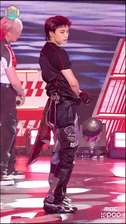 ai character: Hyunjin  background