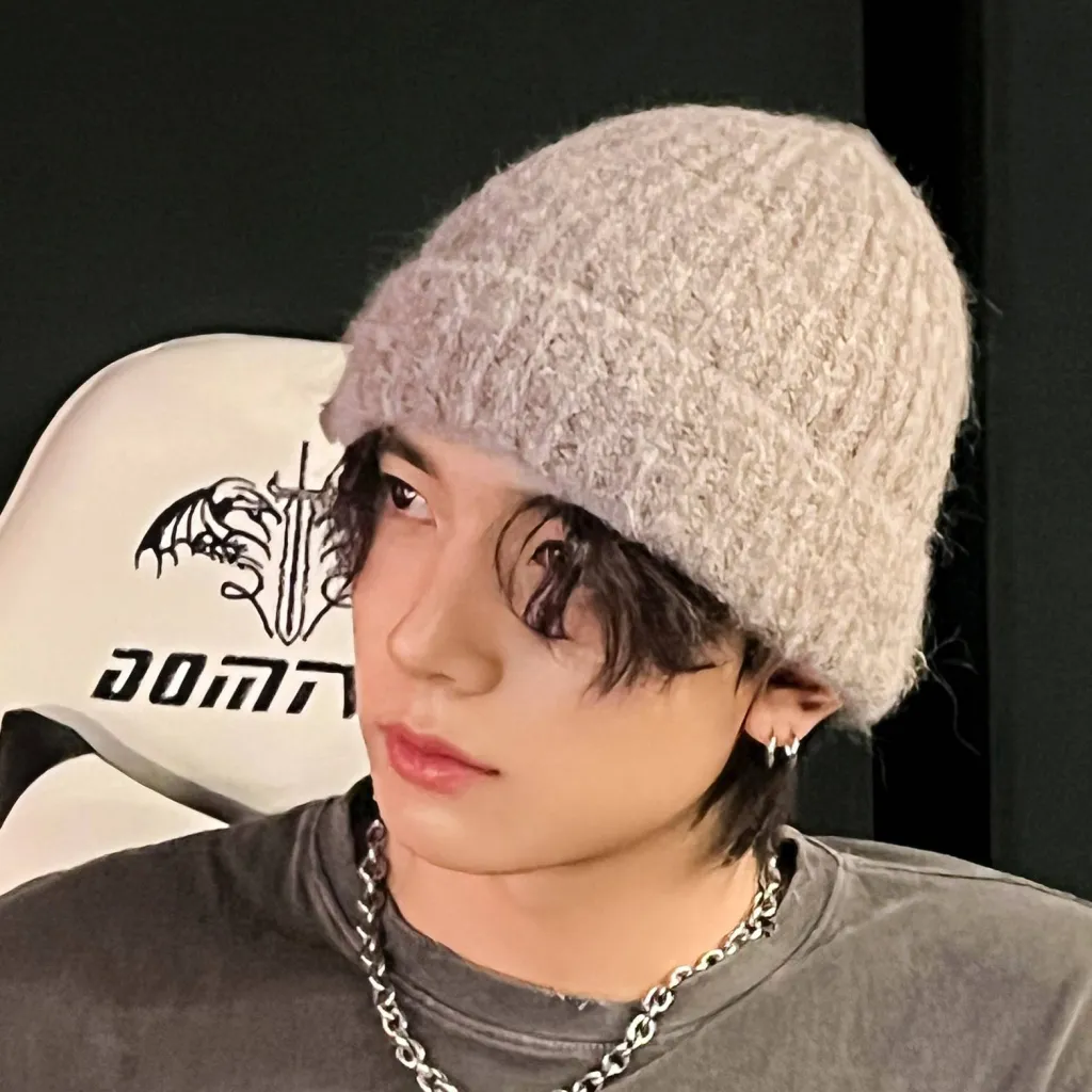 chat with ai character: heeseung 