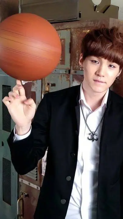 ai character: 𝚖𝚒𝚗 𝚢𝚘𝚘𝚗𝚐𝚒  background