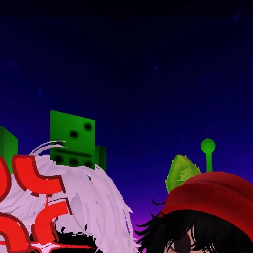 chat with ai character: ❤️Karol x pinito💚