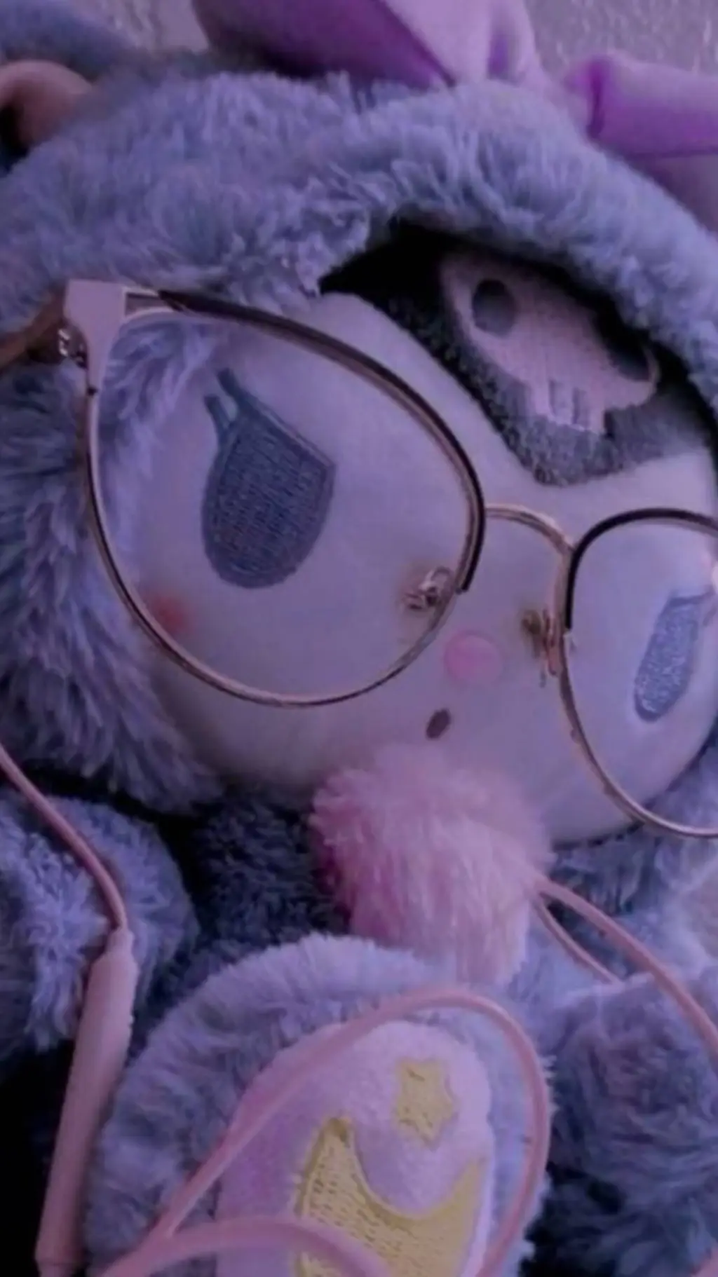 ai character: Kuromi peluche background