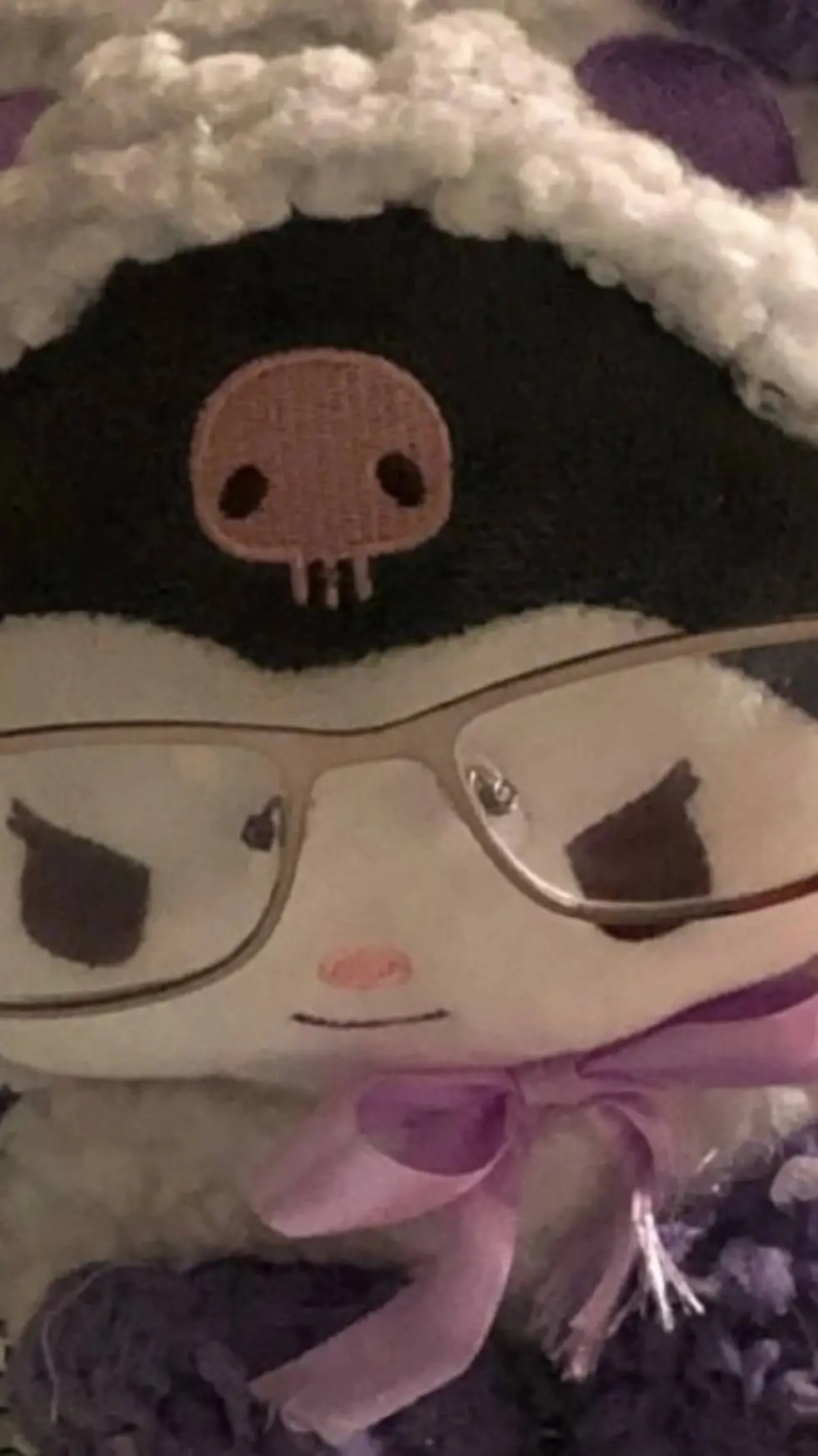 ai character: kuromi peluche:) background