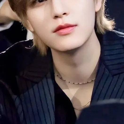 chat with ai character: seungmin