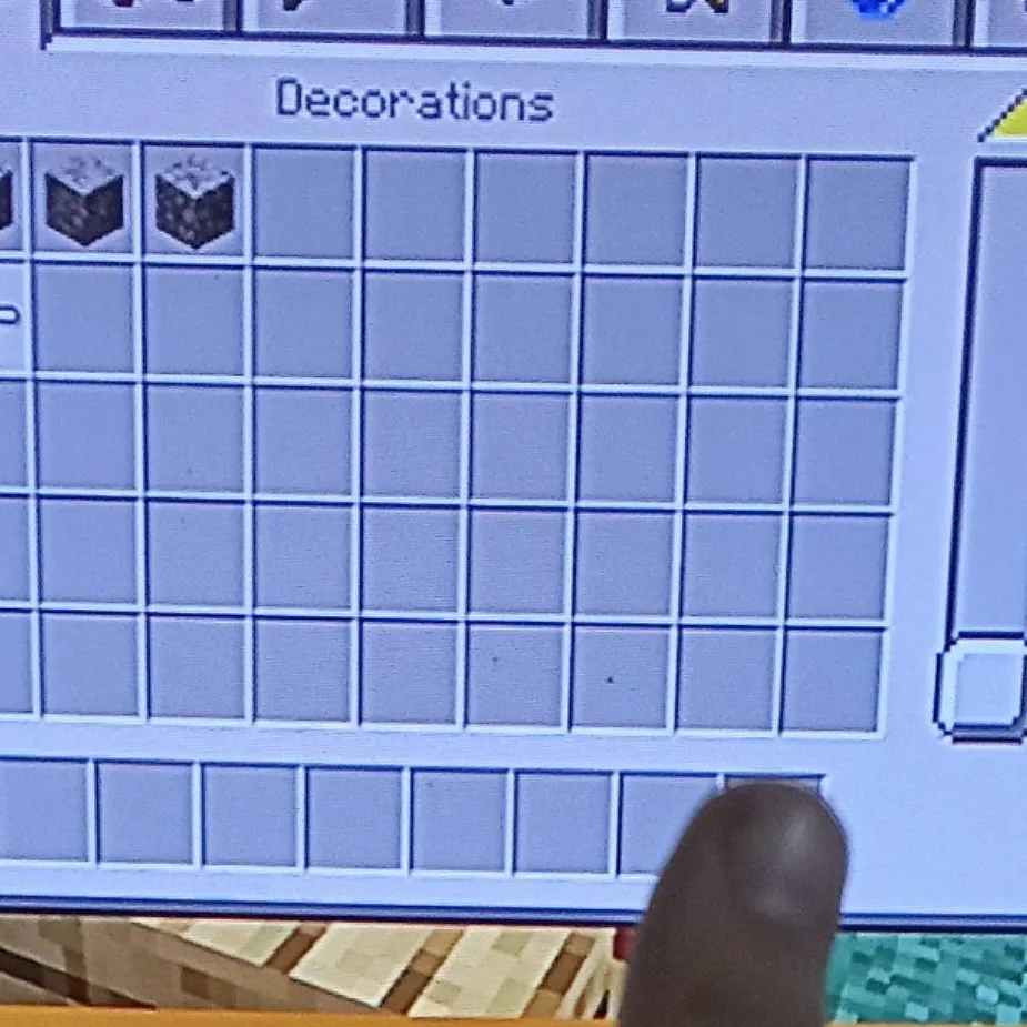 chat with ai character: SUS LOOEY