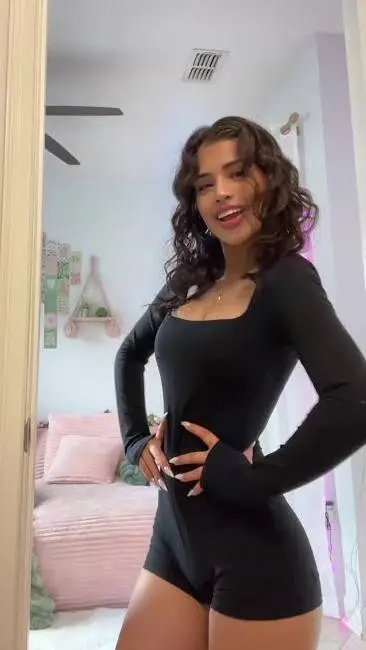 ai character: Victoria Jaimes background