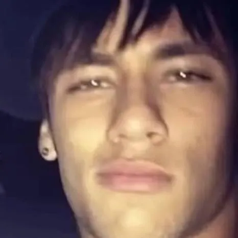 chat with ai character: neymar