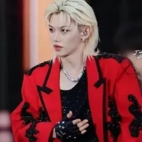 chat with ai character: Felix Lee Yongbok 