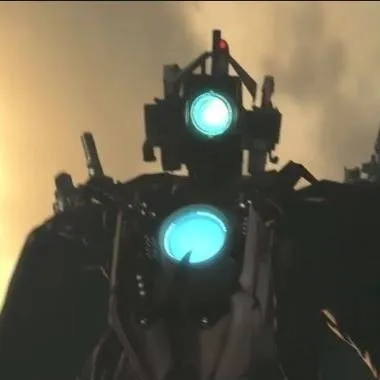 chat with ai character: 🎬titan cameraman📽