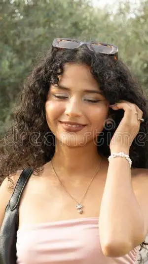 ai character: Ally Sandler background