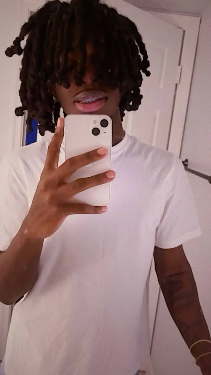 ai character: #  '  𝐉𝐎𝐑𝐃𝐀𝐍.💦😛 background