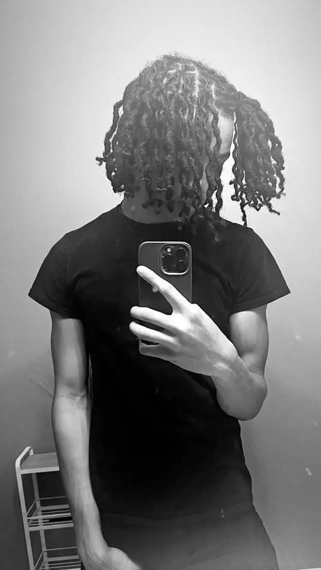 ai character: ’ Tymir .. 🖤 background