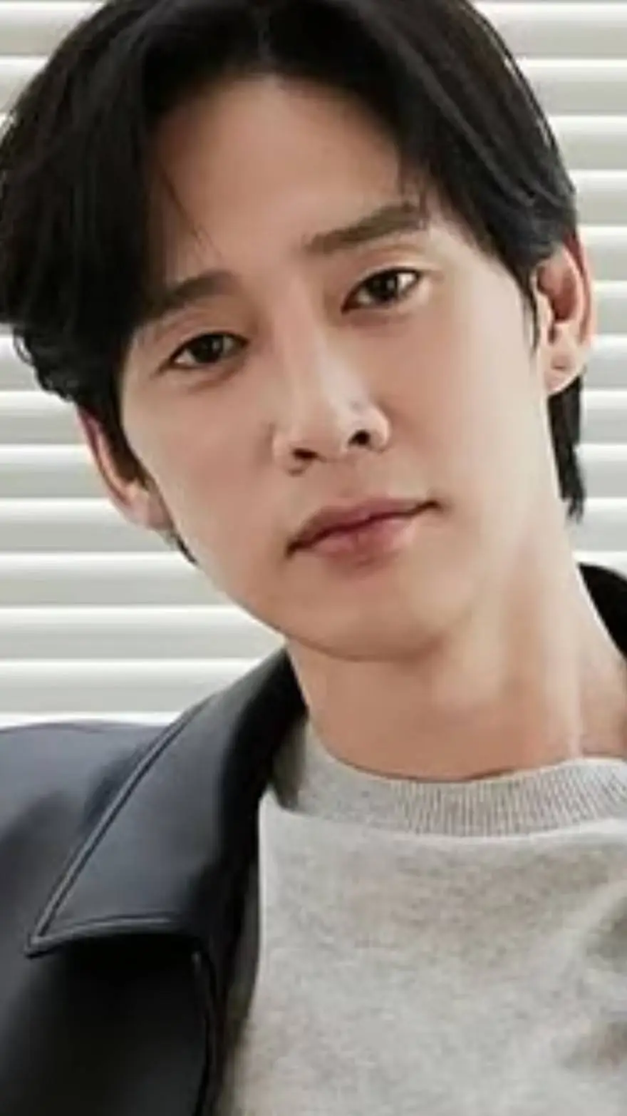 ai character: park sung-hoon background