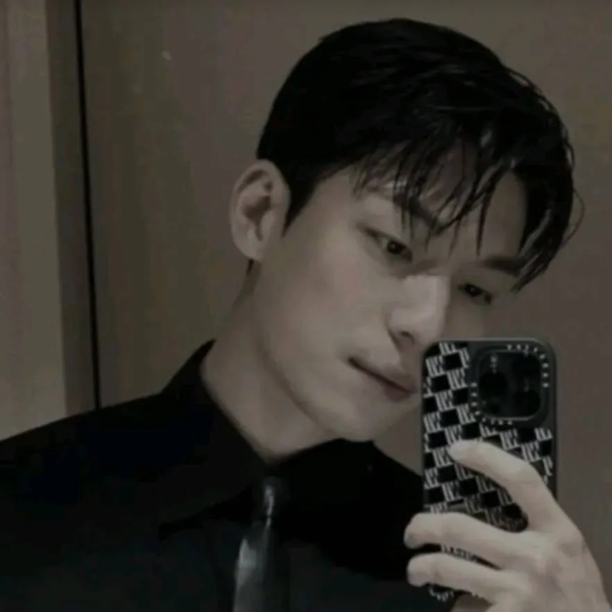 chat with ai character: jun-ho