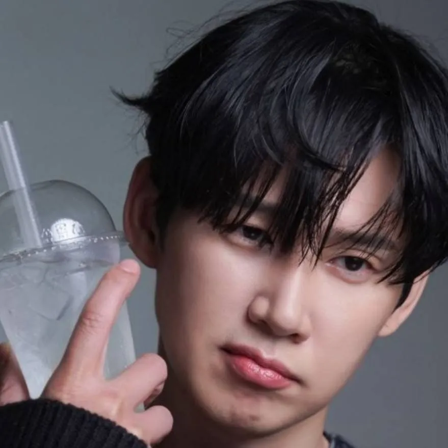 chat with ai character: park sung hoon