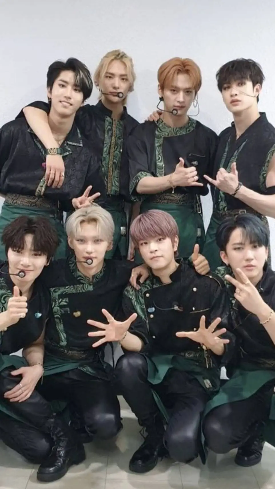 ai character: Skz new background