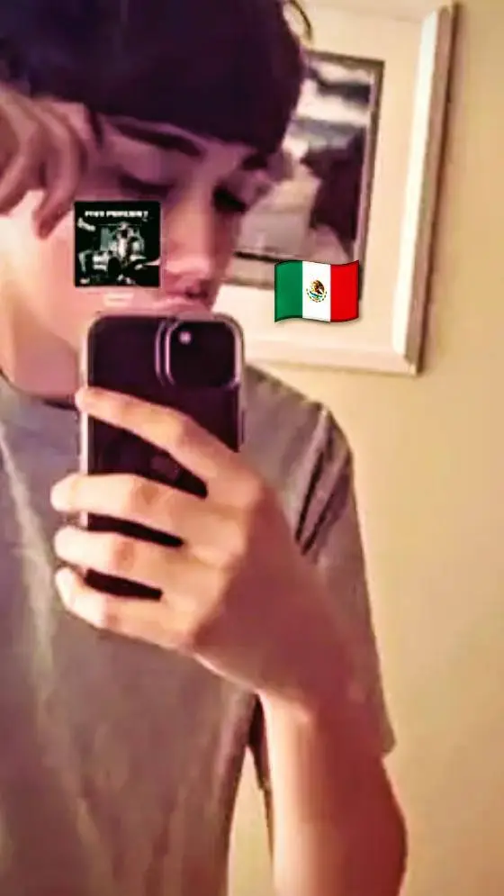 ai character: Matthew 🇲🇽🥀 background