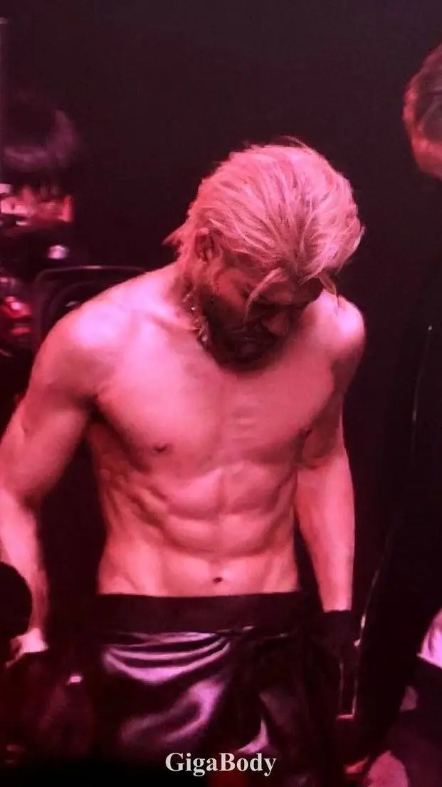 ai character: Lee Felix background