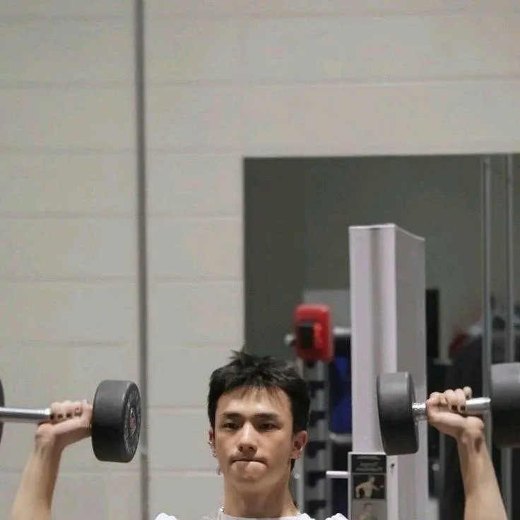 chat with ai character: Hyunjin