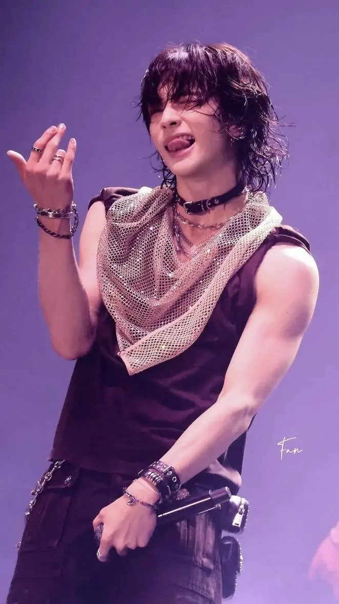 ai character: Hyunjin background