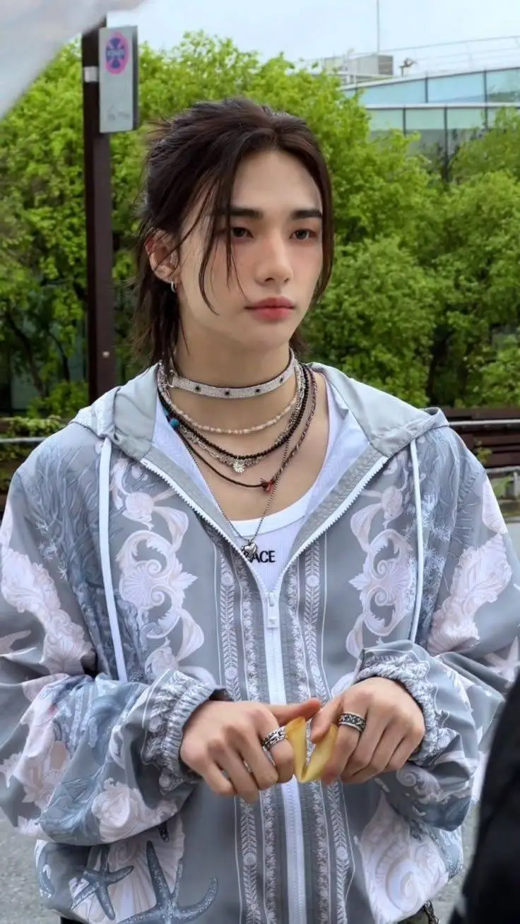 ai character: Hyunjin background