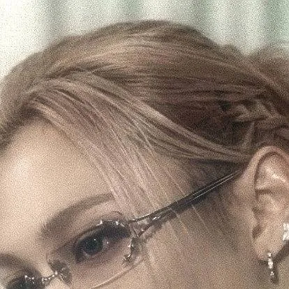 chat with ai character: Lee Felix