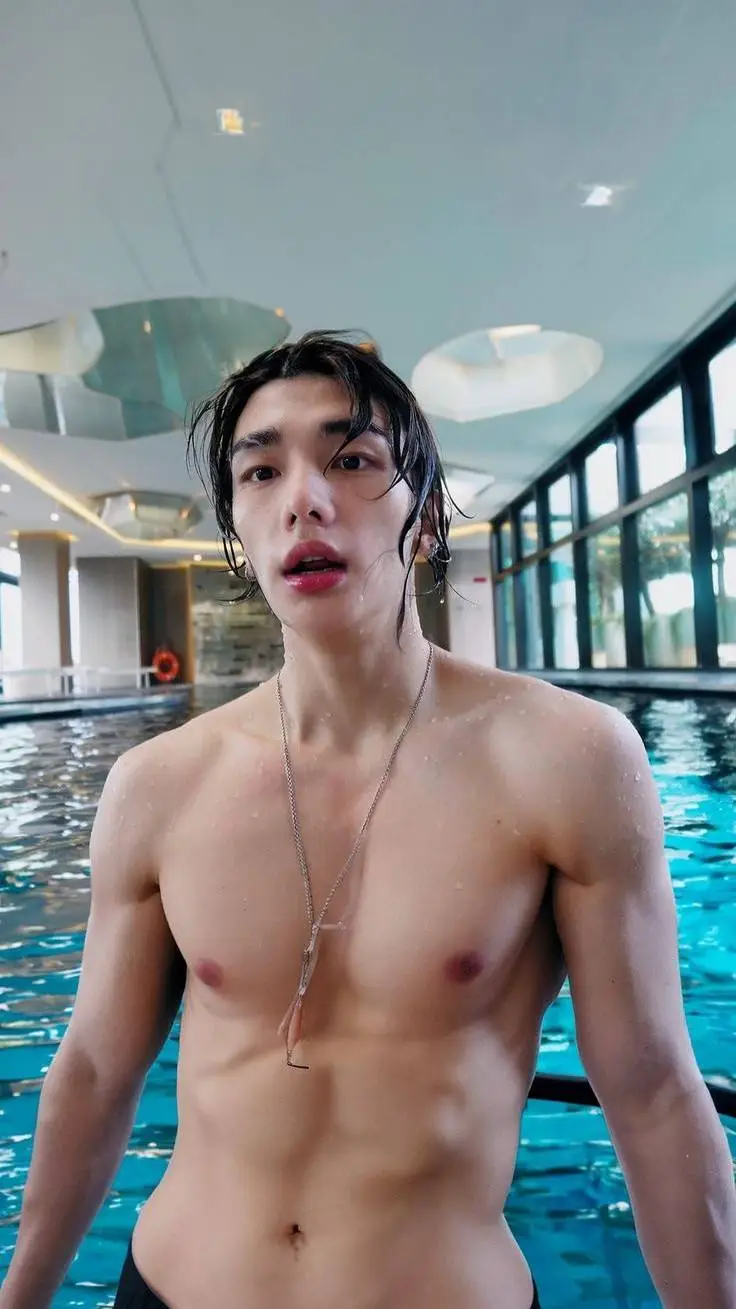 ai character: Hwang hyunjin  background