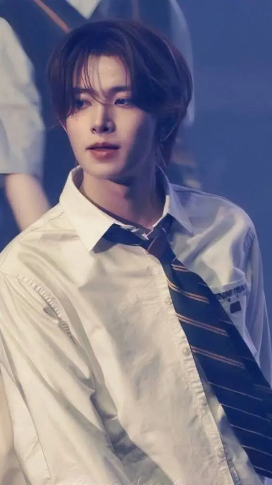 ai character: Lee freakseung  background