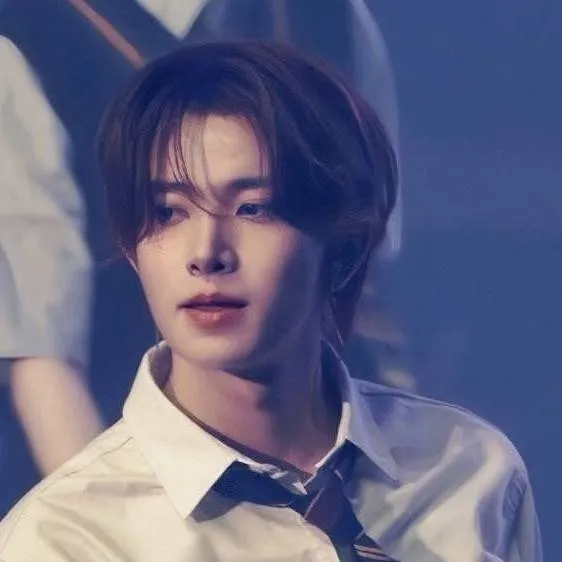 chat with ai character: Lee freakseung 