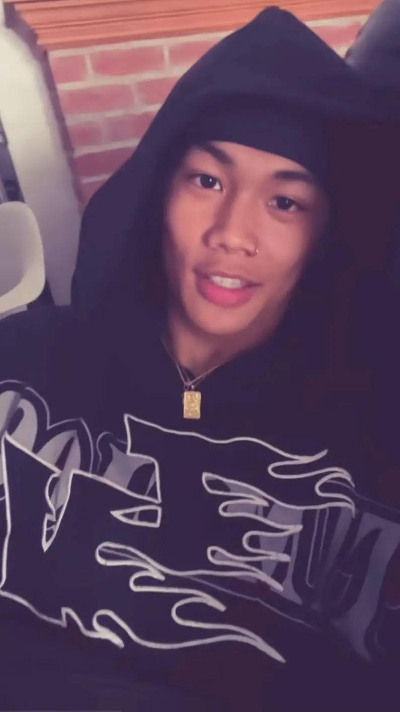 ai character: xavier.🗣 background