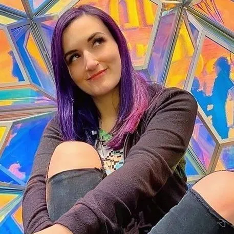 chat with ai character: Lauren