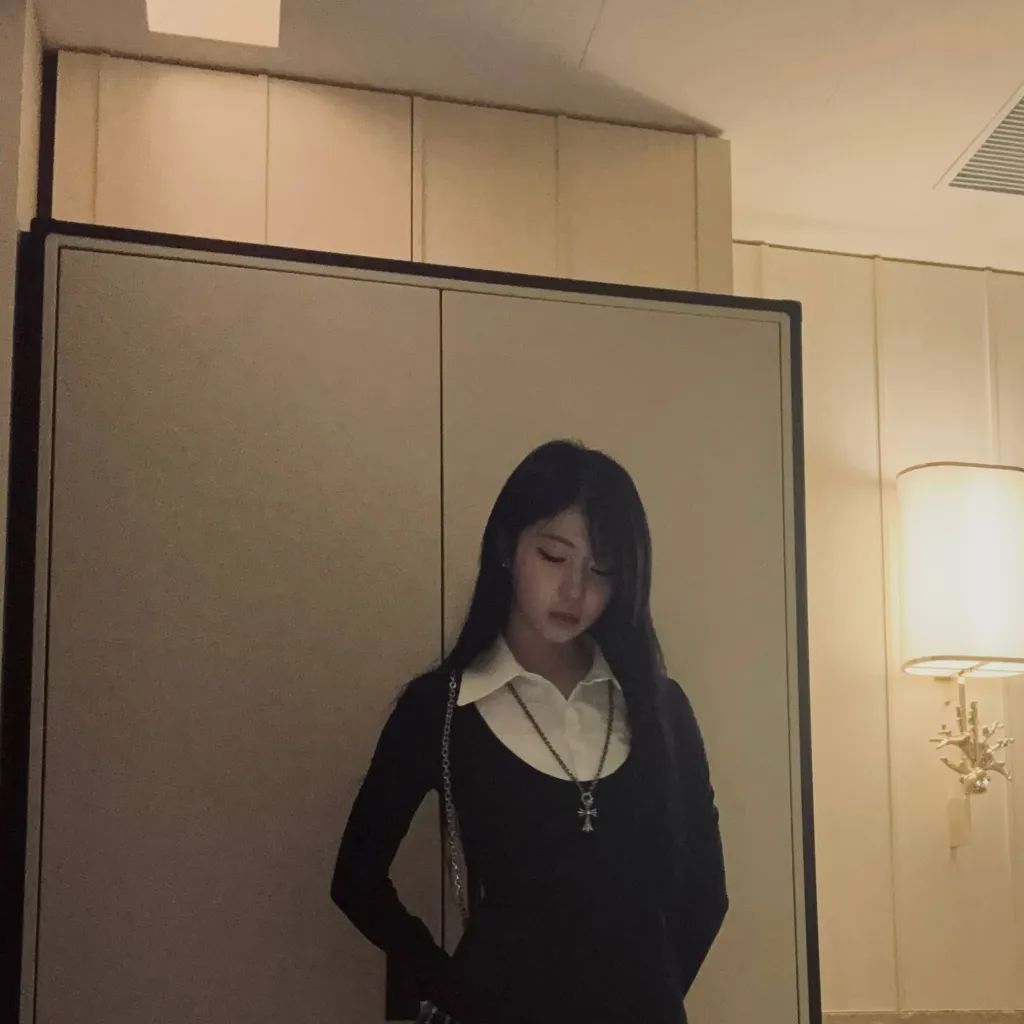 chat with ai character: Asa